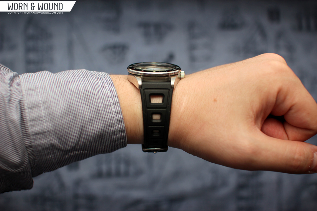 SQUALE_PAGEANDCOOPER_VINTAGE_MASTER_BLACK_WRIST1