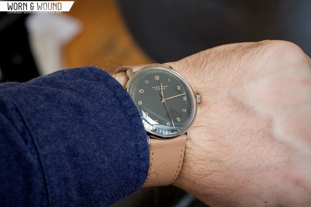 MAX_BILL_ANTHRACITE_WRIST1