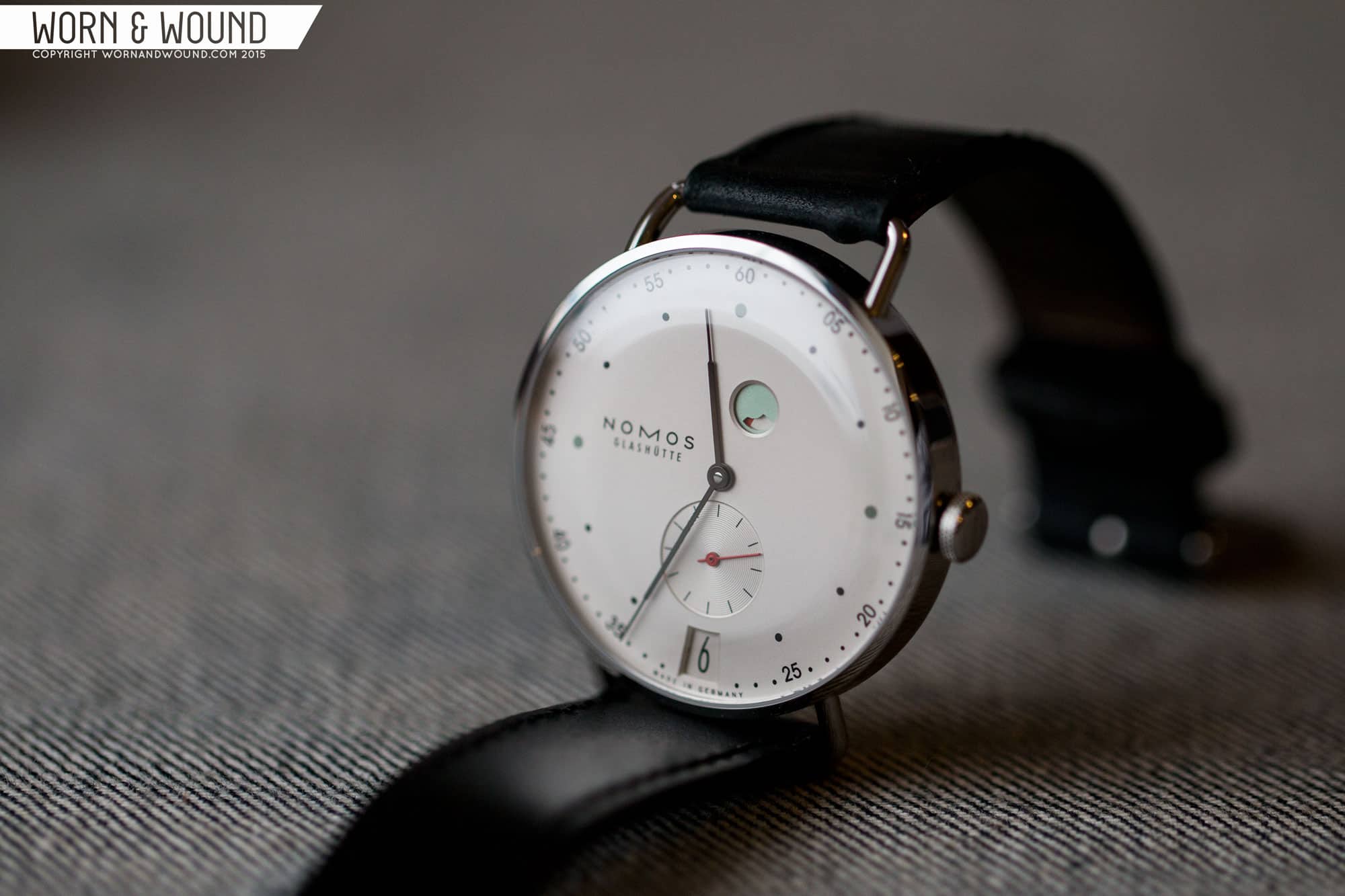 Nomos metro shop date power reserve