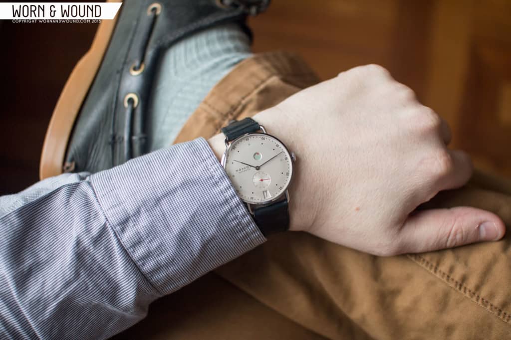 NOMOS_METRO_WRIST1