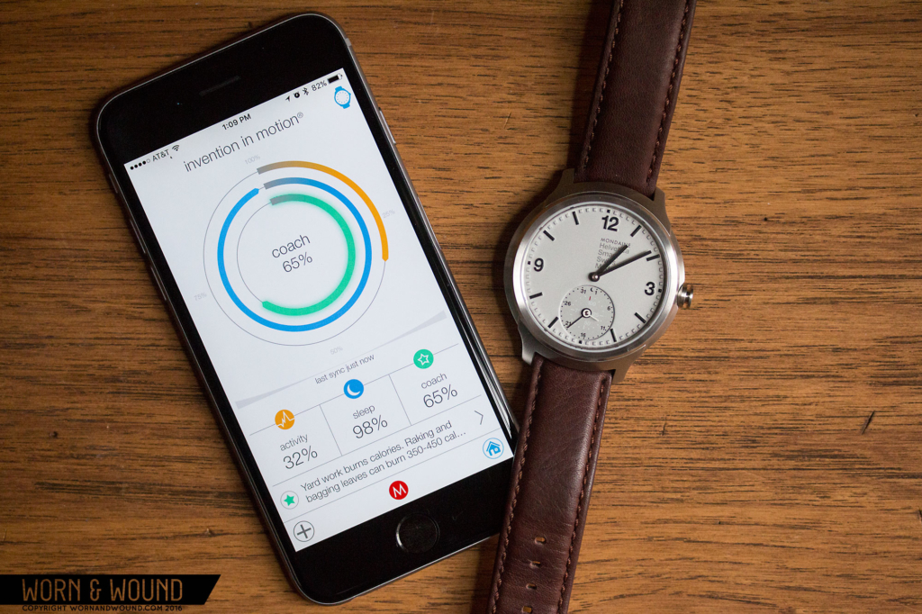 MONDAINE_HELVETICA_SMART_WATCH_APP_1