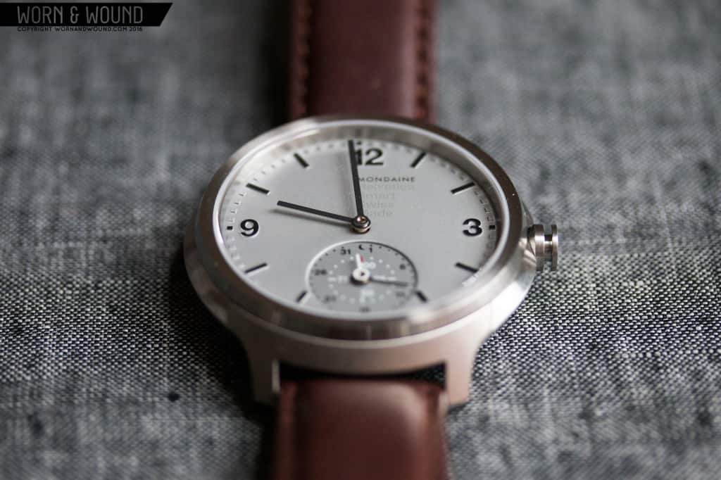 MONDAINE_HELVETICA_SMART_WATCH_DIAL_5