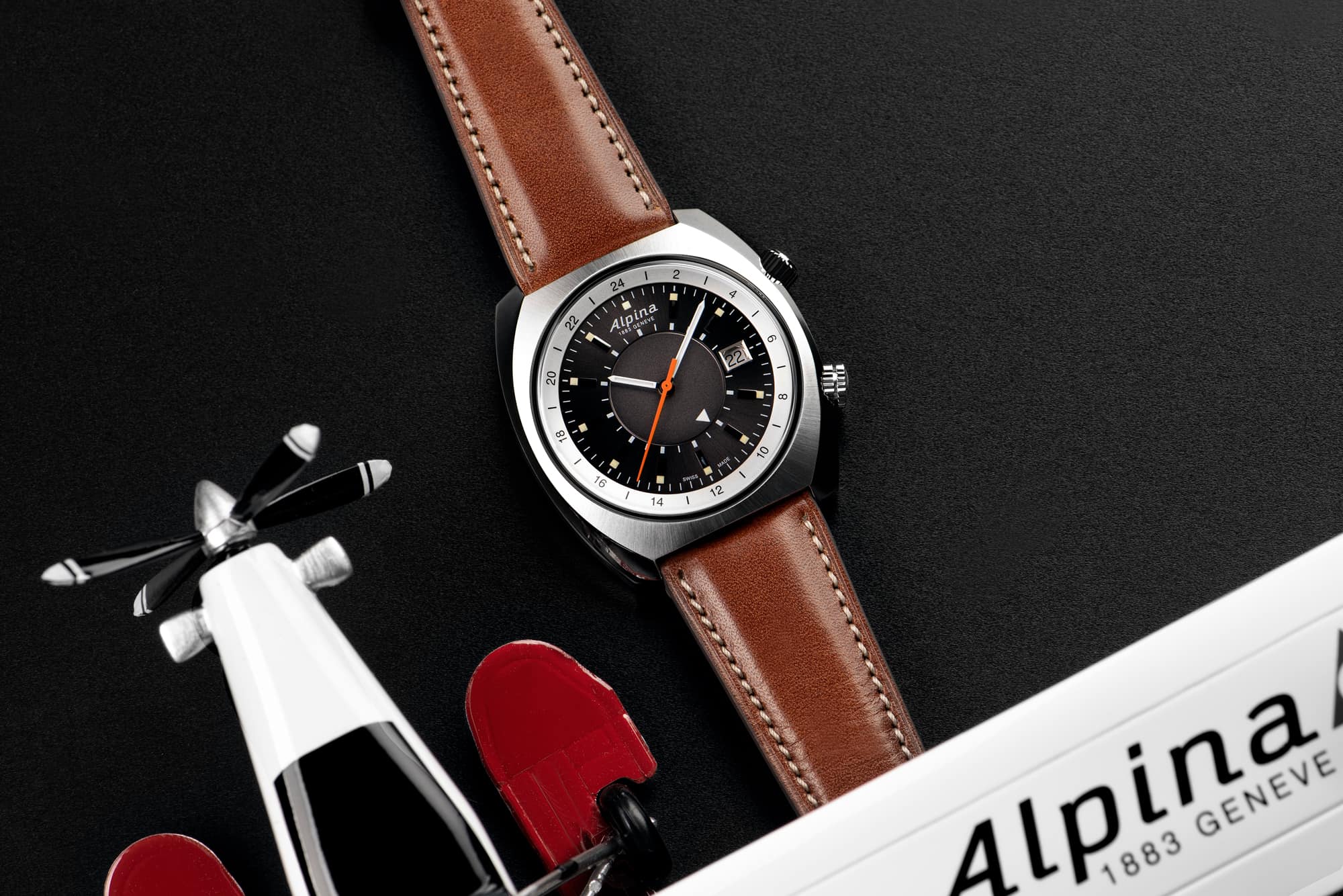 Alpina startimer pilot discount heritage automatic gmt