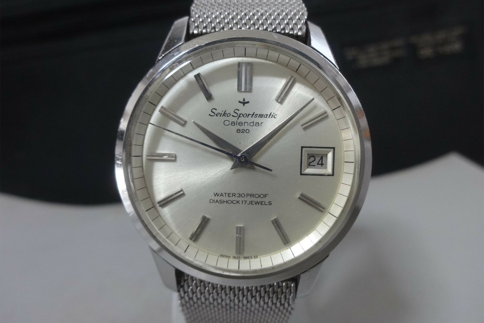 eBay Finds: Seiko Seikomatic Weekdater Ref. 6218-8950, Hosam De Luxe Diver,  and More - Worn & Wound