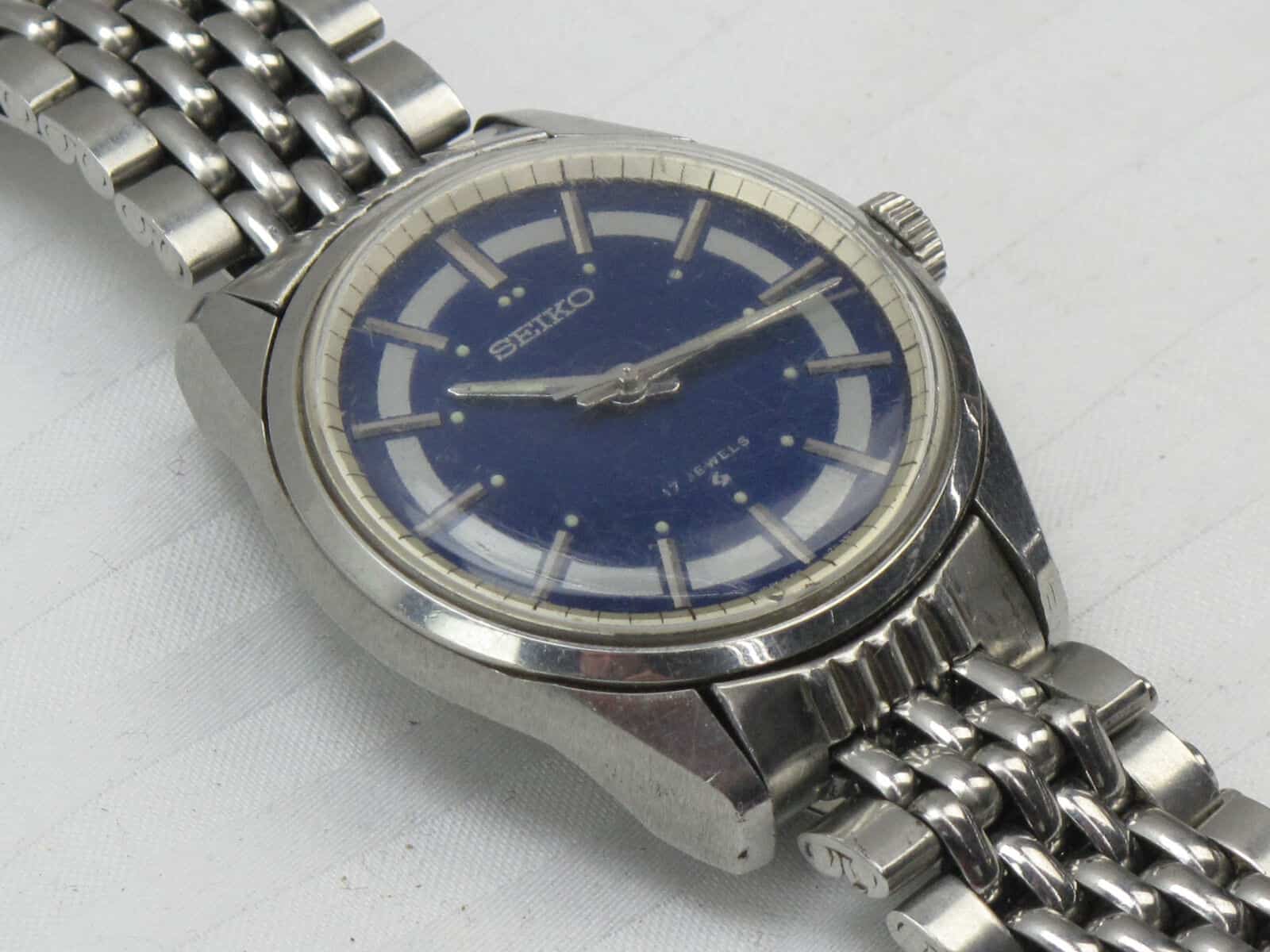 eBay Finds: Universal Genève Polerouter, Citizen Crystron Diver, and More -  Worn & Wound