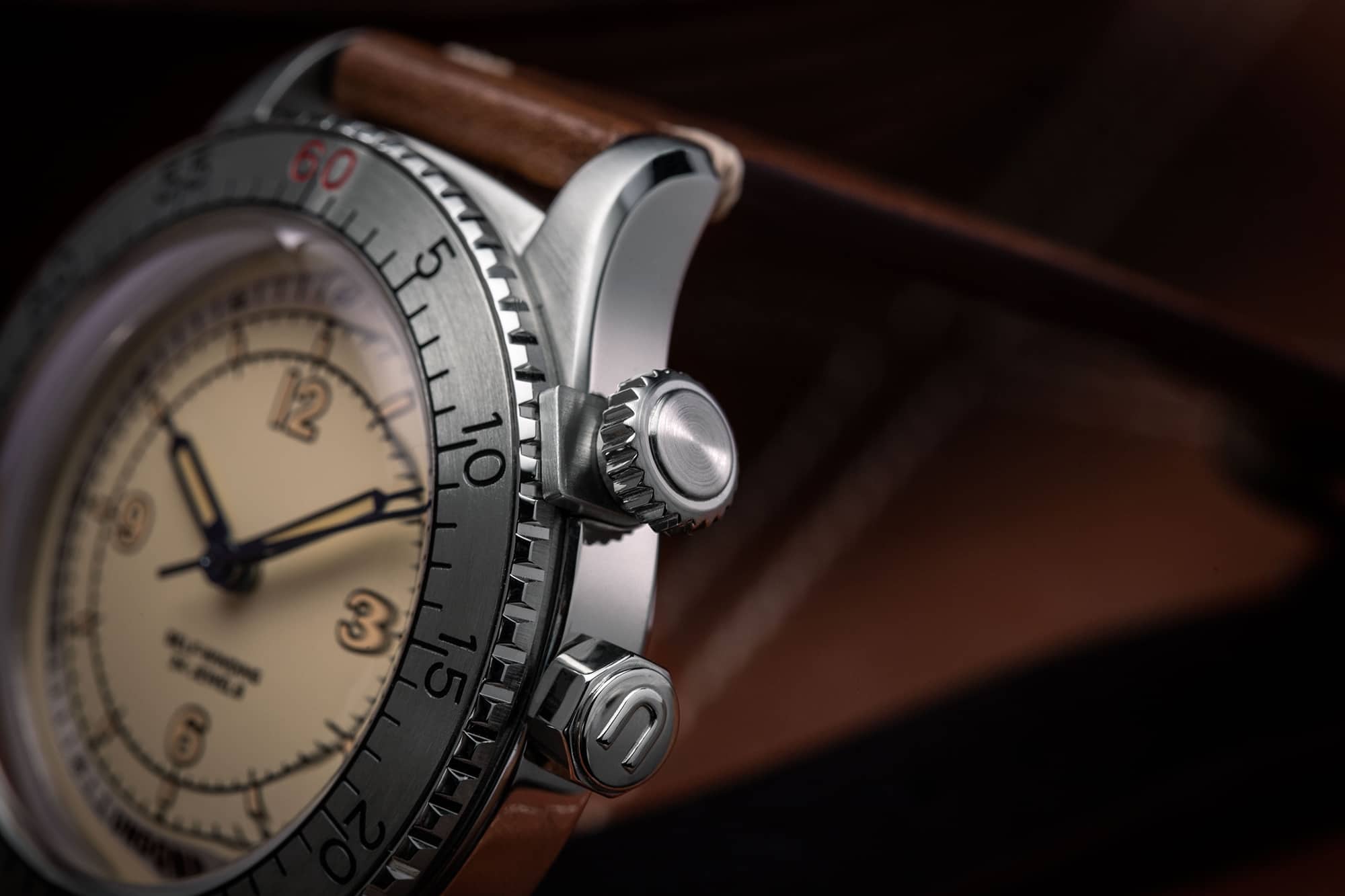 The Undone Aero Adds a Rotating and Locking Bezel to the Familiar Aviation Watch Format