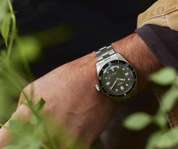 Oris Reveals Dreamy Blue Divers Sixty Five LE With Chronos Worn