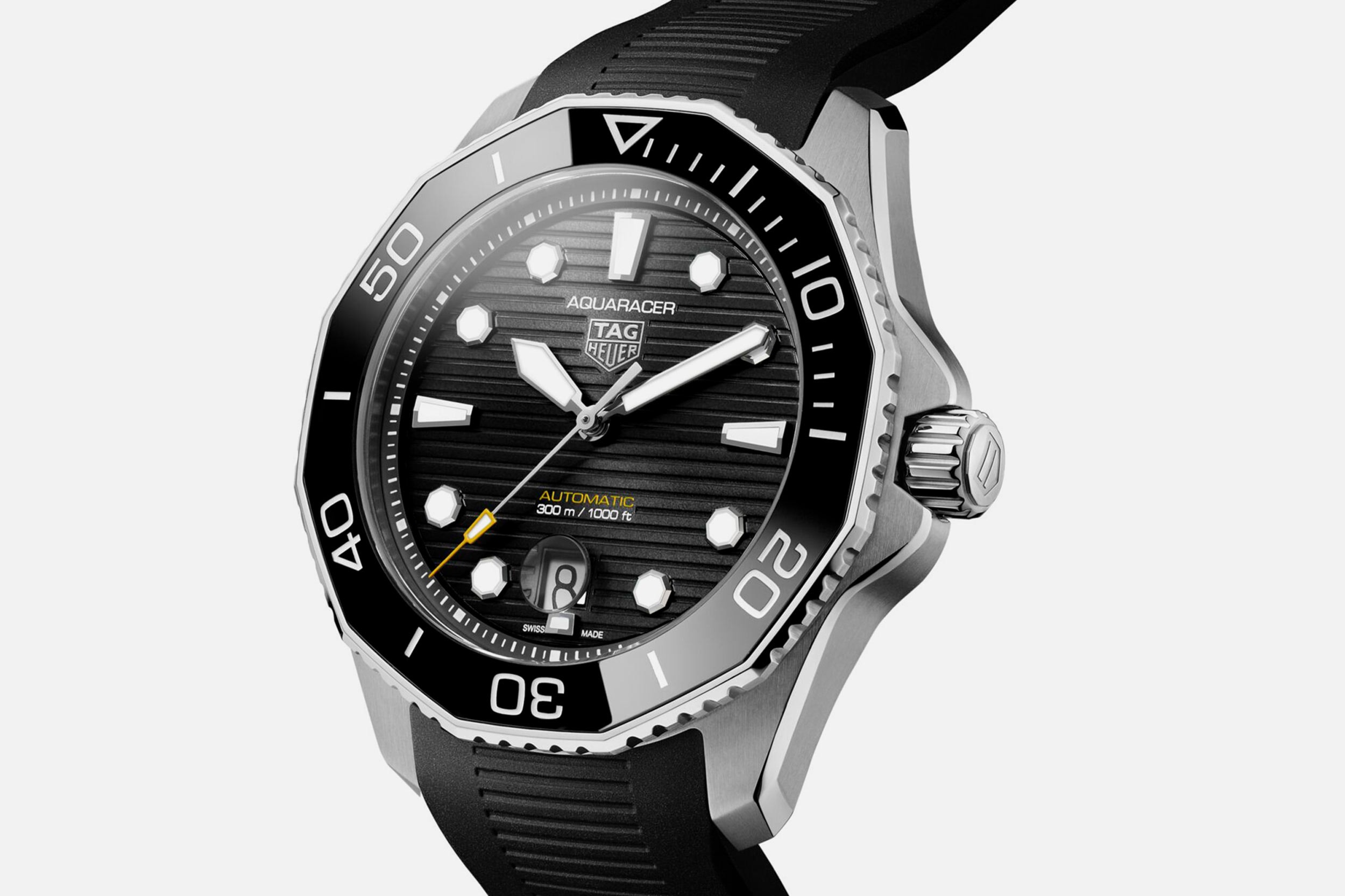 TAG Heuer Announces the Return of the Nightdiver, Along With Some New Rubber Straps for the Aquaracer