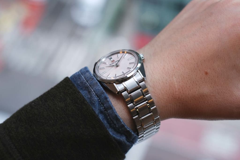Wrist shot of the SBGW289