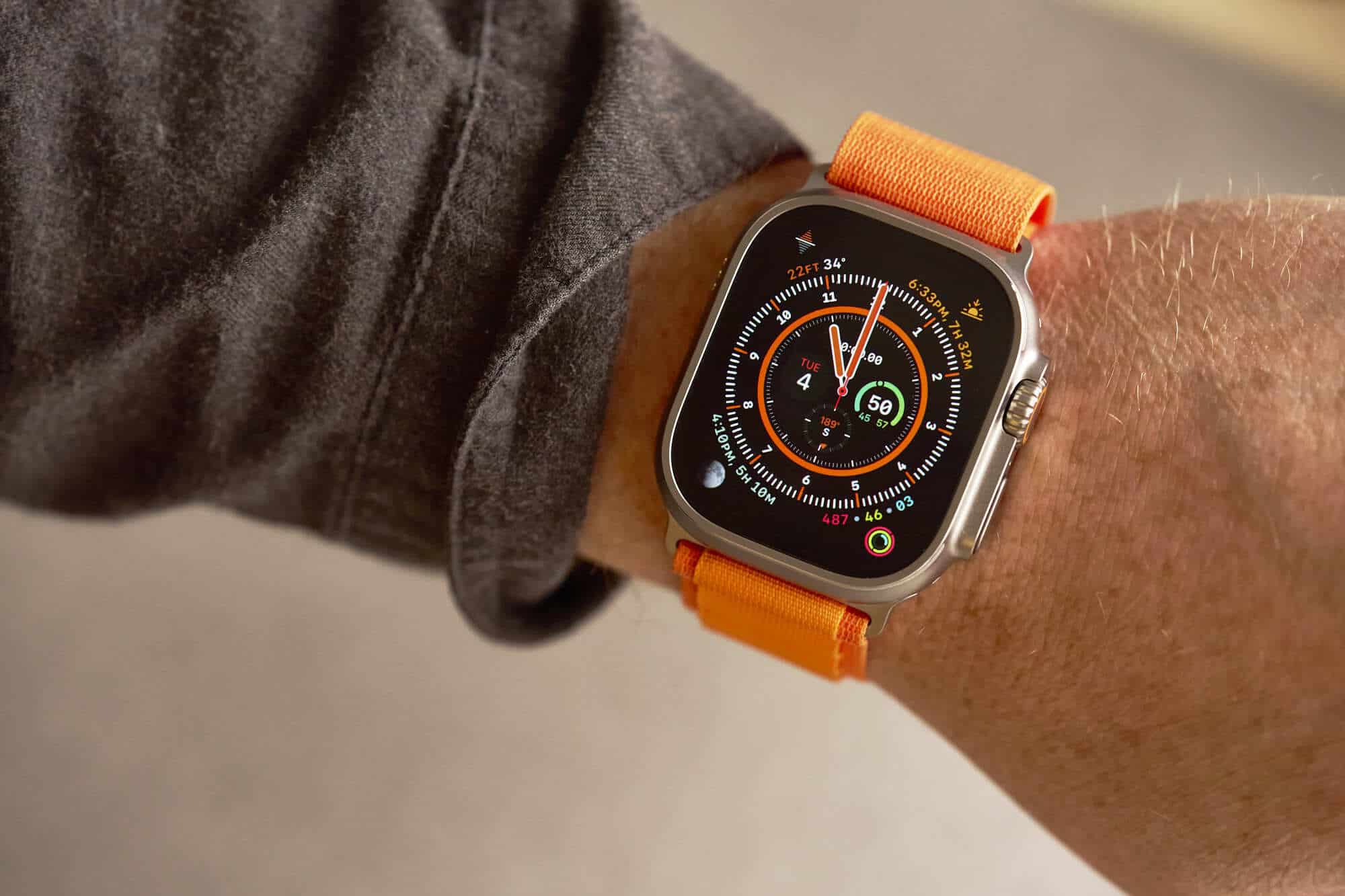 VIDEO] Hands-On With The Entirely Unnecessary (But Entirely Awesome) Apple  Watch Ultra - Worn & Wound