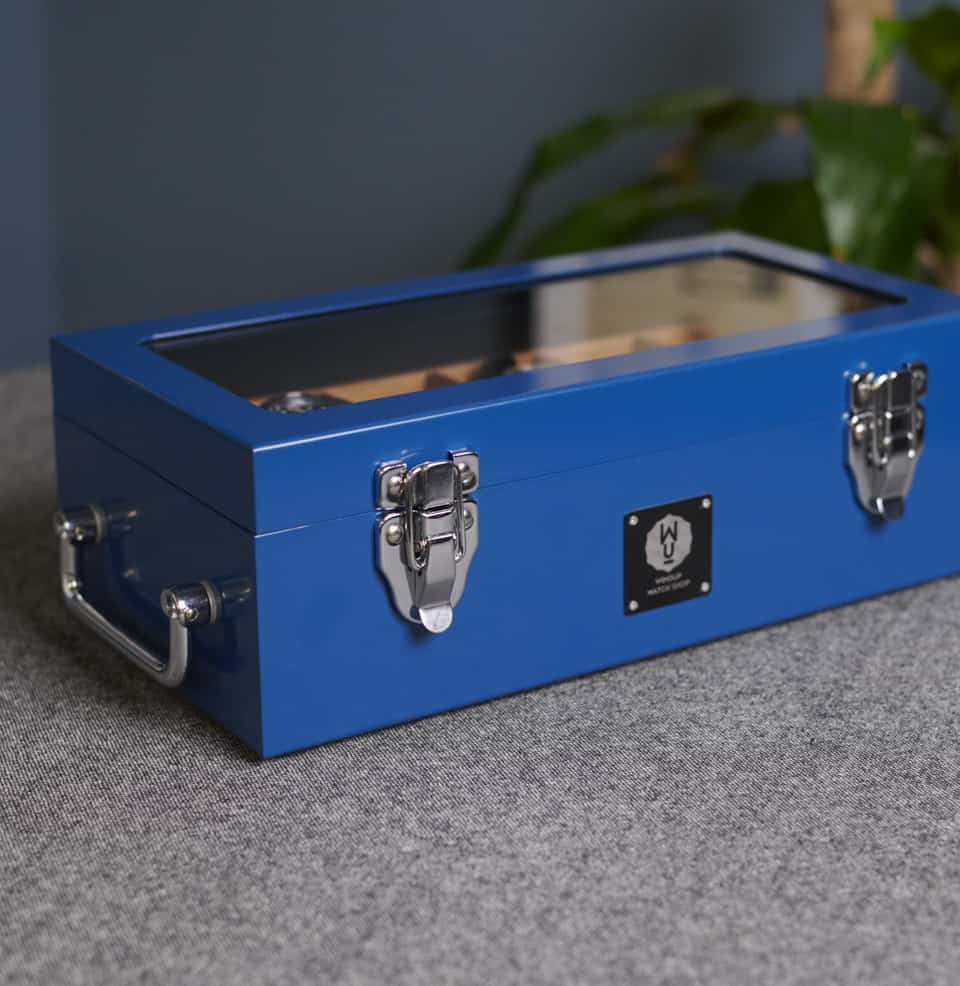 Metal watch outlet box