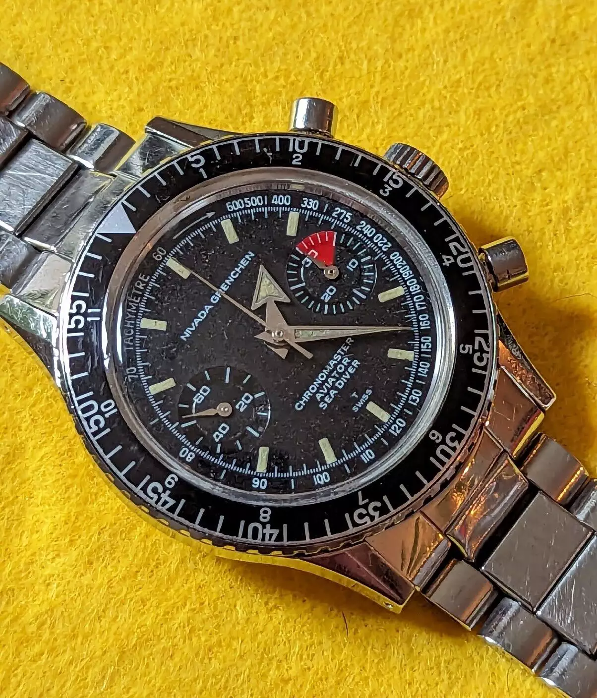 eBay Finds: NOS Full Kits, Classic Divers, & Unknown Chronos