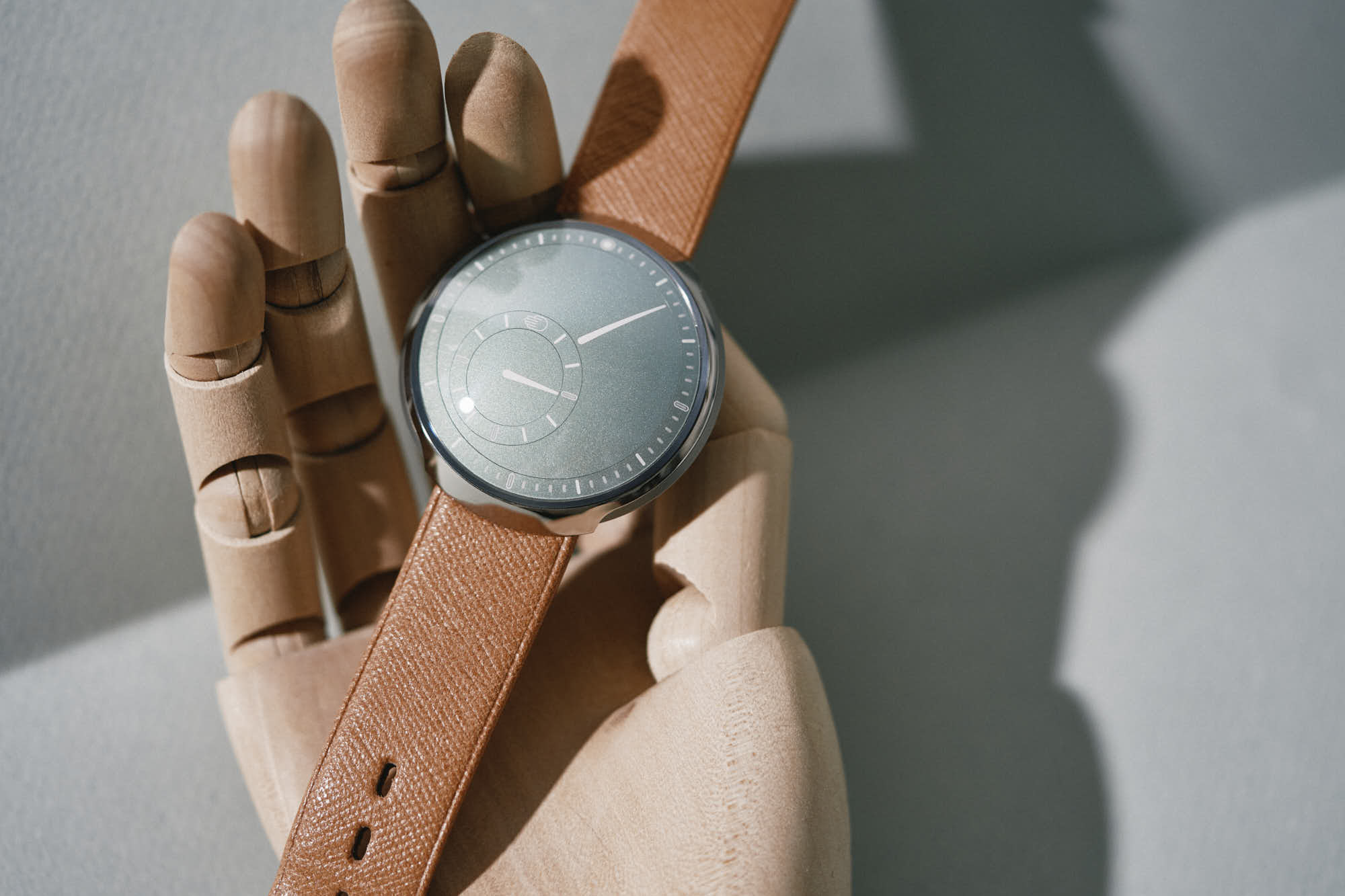 Wear OS' black mandate continues tech's minimalism obsession
