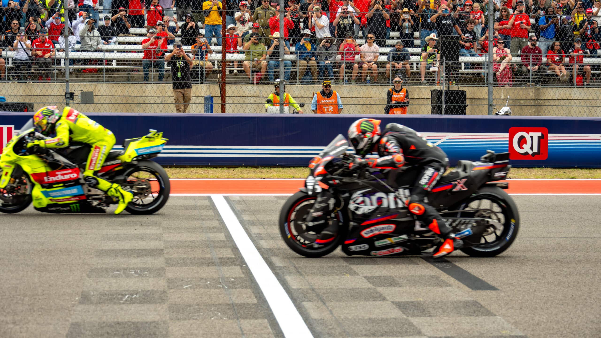 The start of the MotoGP Sprint race